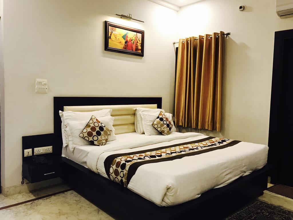 Aaradhya Residency Hotel Agra  Exterior photo