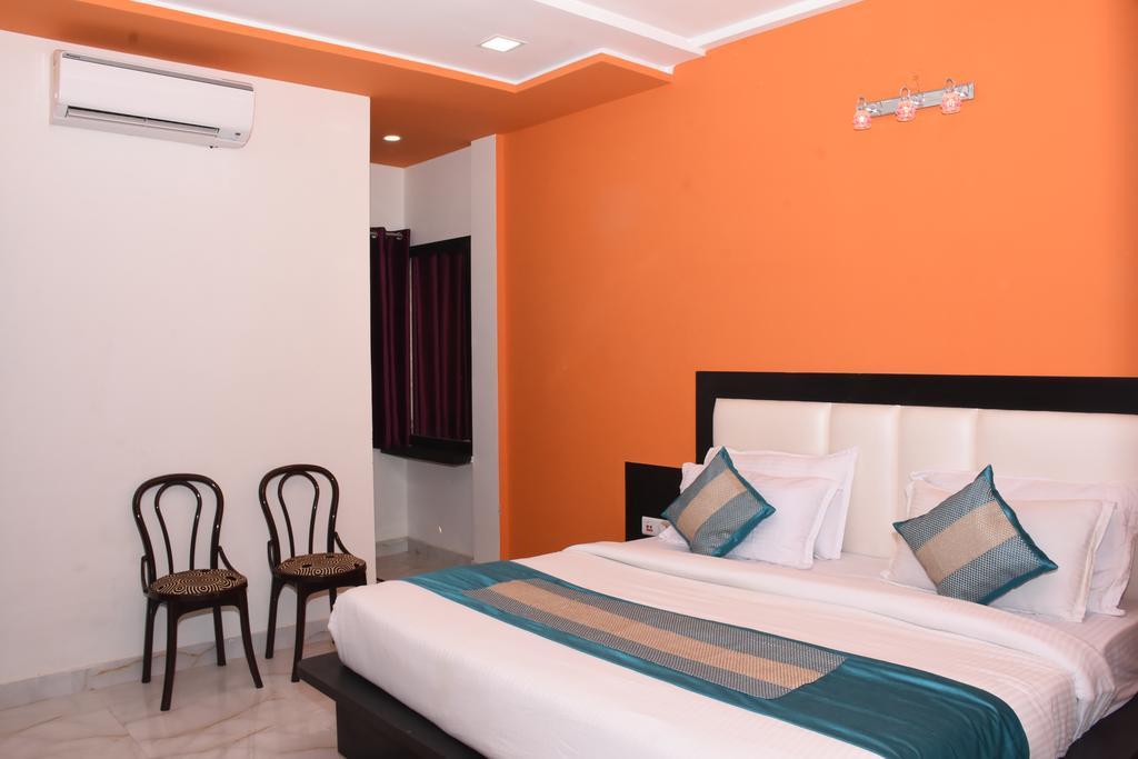 Aaradhya Residency Hotel Agra  Exterior photo