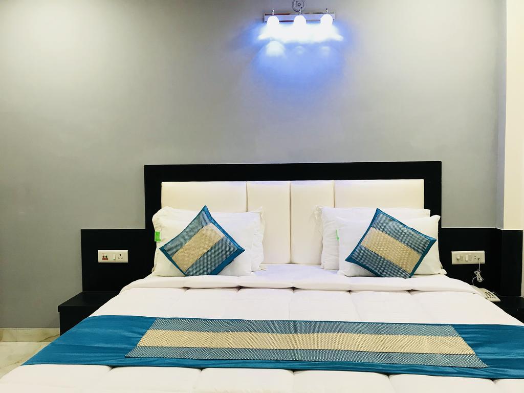 Aaradhya Residency Hotel Agra  Exterior photo