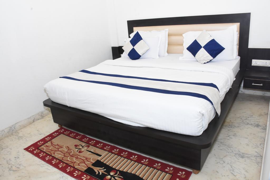 Aaradhya Residency Hotel Agra  Exterior photo