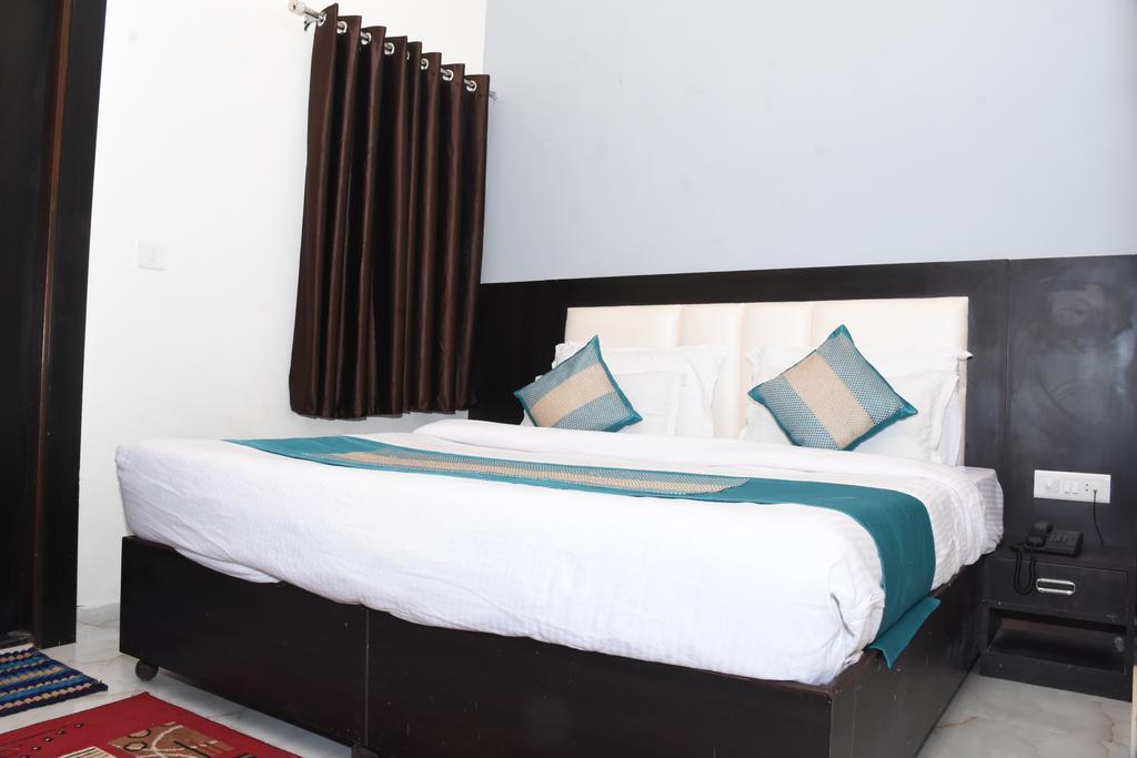 Aaradhya Residency Hotel Agra  Exterior photo
