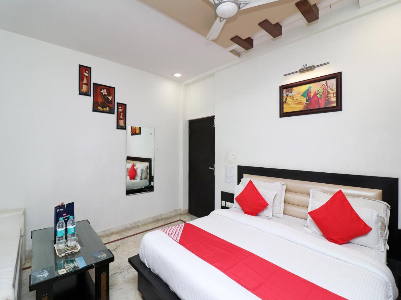 Aaradhya Residency Hotel Agra  Exterior photo